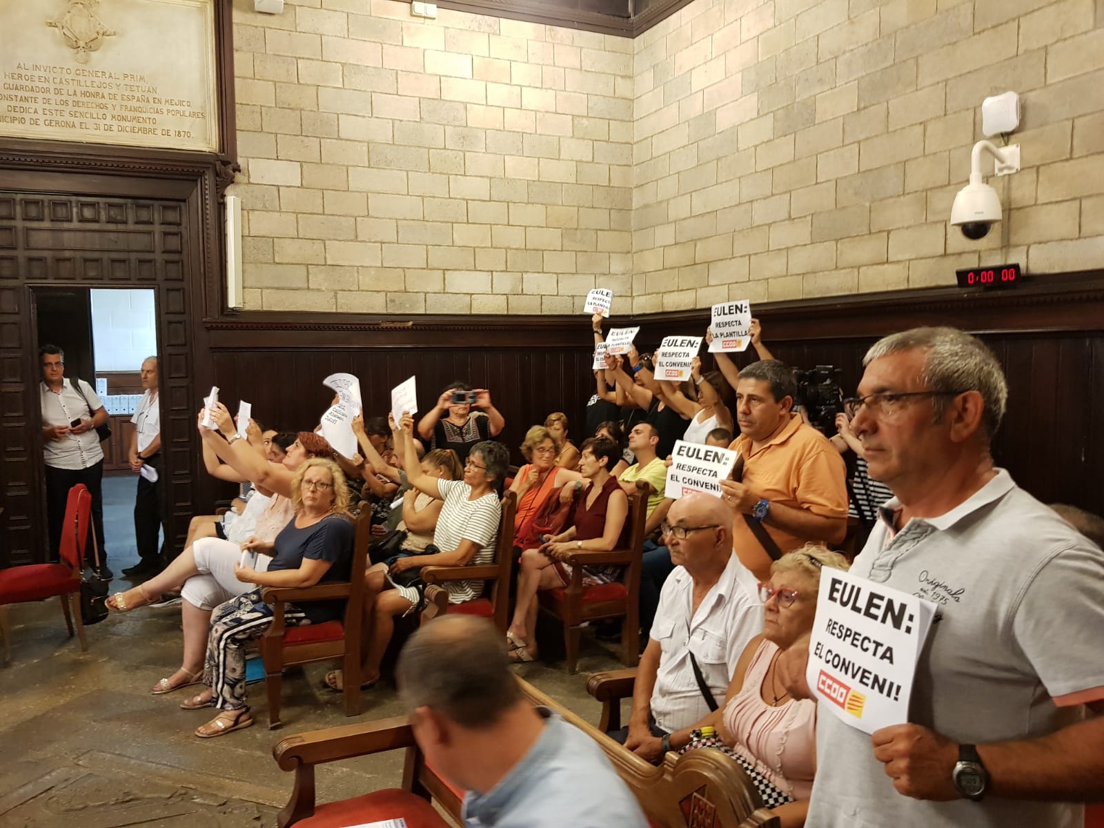El PSC de Girona no vol la pròrroga del contracte de neteja d’EULEN