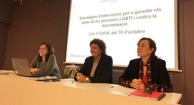 Pla contra la discriminació de gais i lesbianes, a Girona (Jordi Nadal, El Punt Avui)
