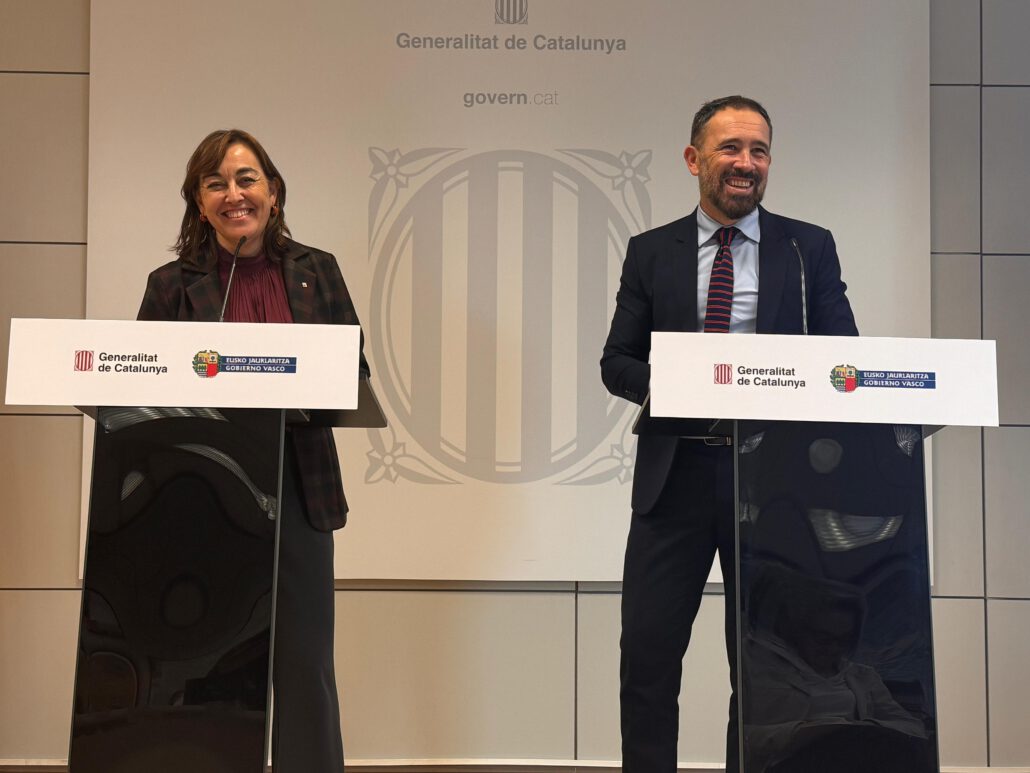Roda de premsa amb el consejero Denis Itxaso