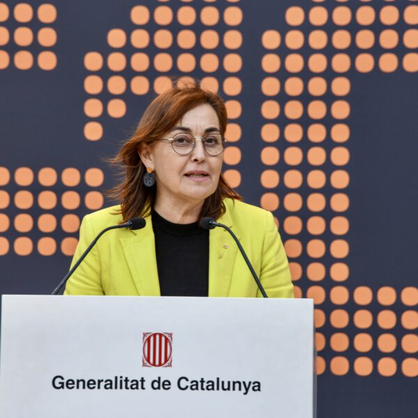 Inauguració T-100 al Palau Robert